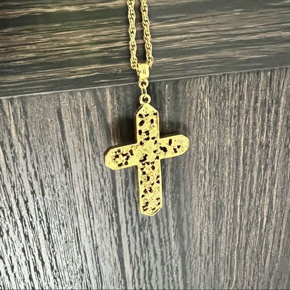 1928 Jewelry Company Cross Pendant Necklace Openwork Rose Pattern 30 In - Picture 9 of 9